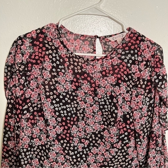 NANETTE Nanette Lepore Printed Ruffle Blouse Black Floral - Picture 4 of 15